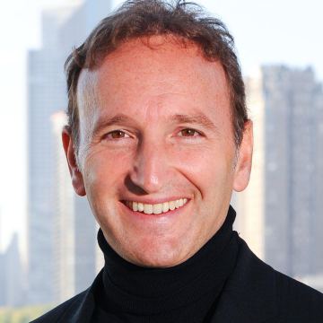 Dayan head shot